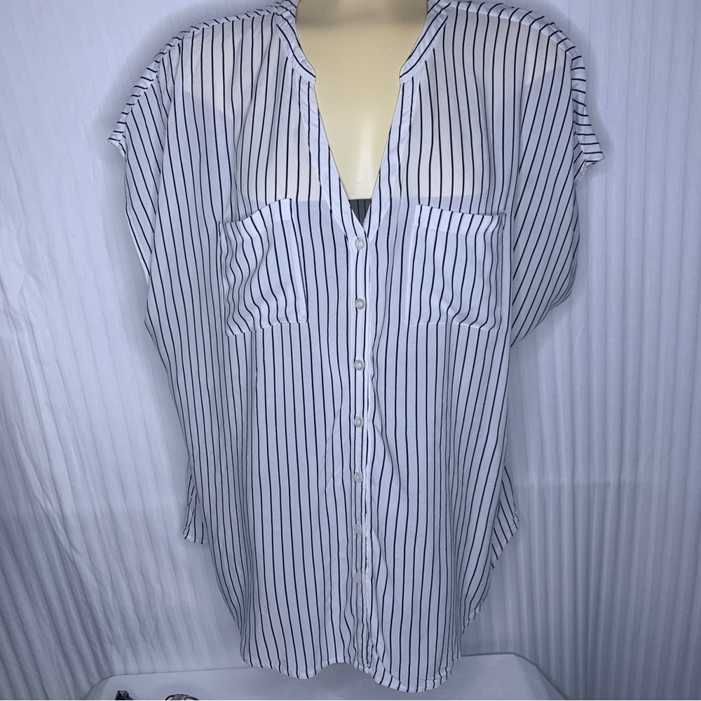 Torrid Top Pop Over Dolman Shirt Sz 1 Sz 1X White Black Button Down Curved Hem